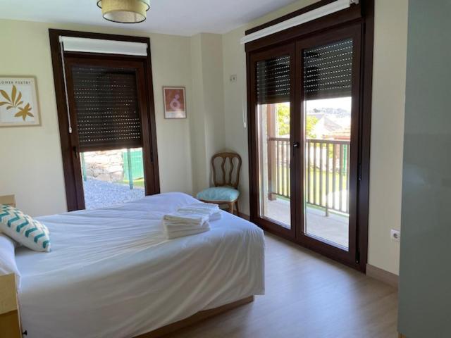 Casita Independiente Y Tres Apartamentos Con Piscina Ladeira Playa Baiona Esterno foto